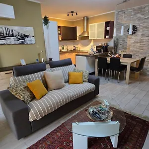 Varese Prime - Large Independent Apartment, Air Conditioning, 2 Bathrooms, 2 Free Covered Parking Spaces, No Restricted Traffic Zone, Train Station 100M, Theatre 150M, Historic City Centre Varese